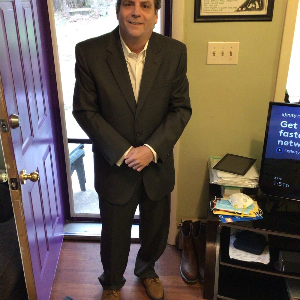Suits - Picture 2 of 5